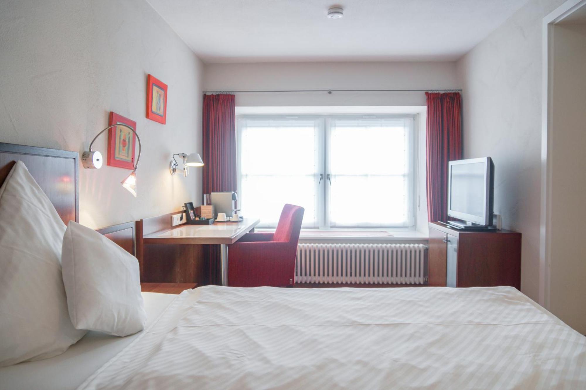 Hotel Garni In Der Breite อัลบ์ชตัดท์ ภายนอก รูปภาพ