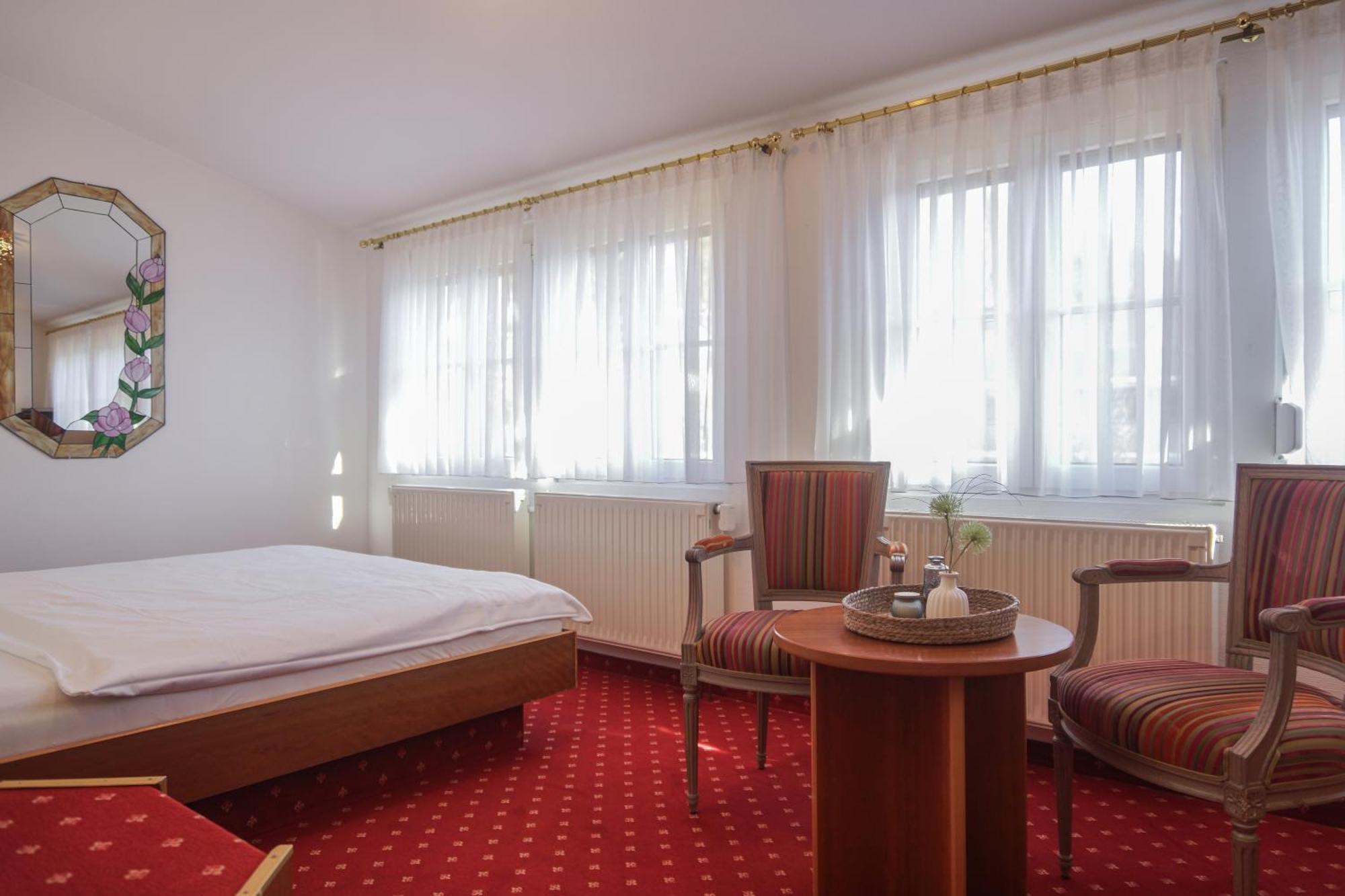 Hotel Garni In Der Breite อัลบ์ชตัดท์ ภายนอก รูปภาพ