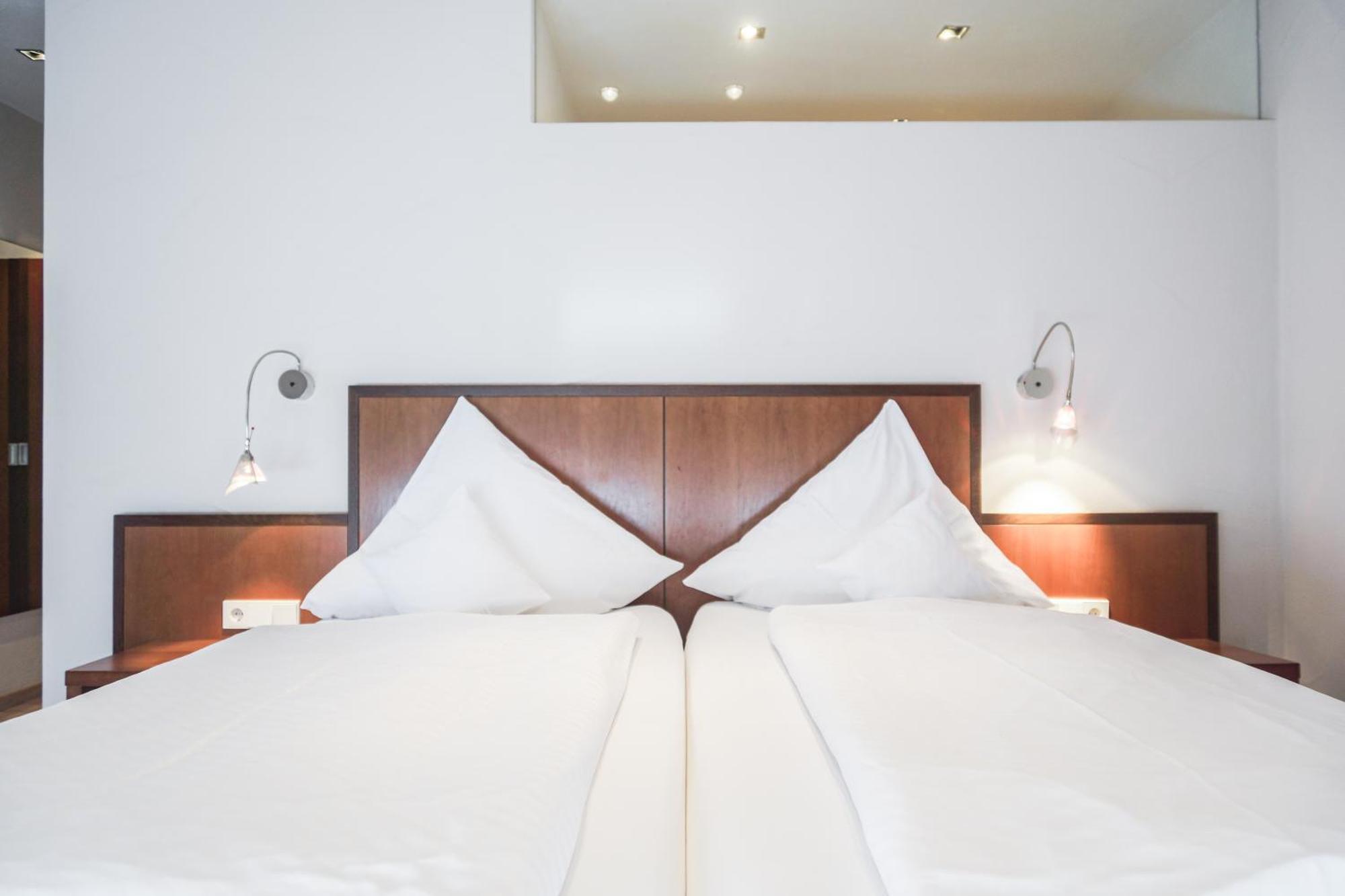 Hotel Garni In Der Breite อัลบ์ชตัดท์ ภายนอก รูปภาพ